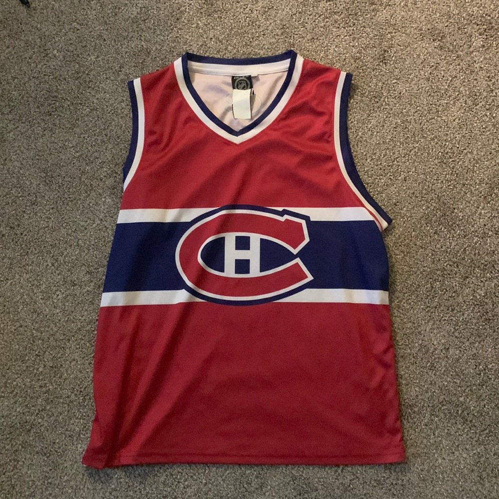Montreal Canadians sleeveless tank top size medium red